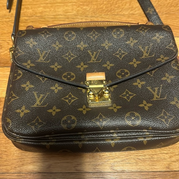Pochette Métis Louis Vuitton Brown - Picture 1 of 2